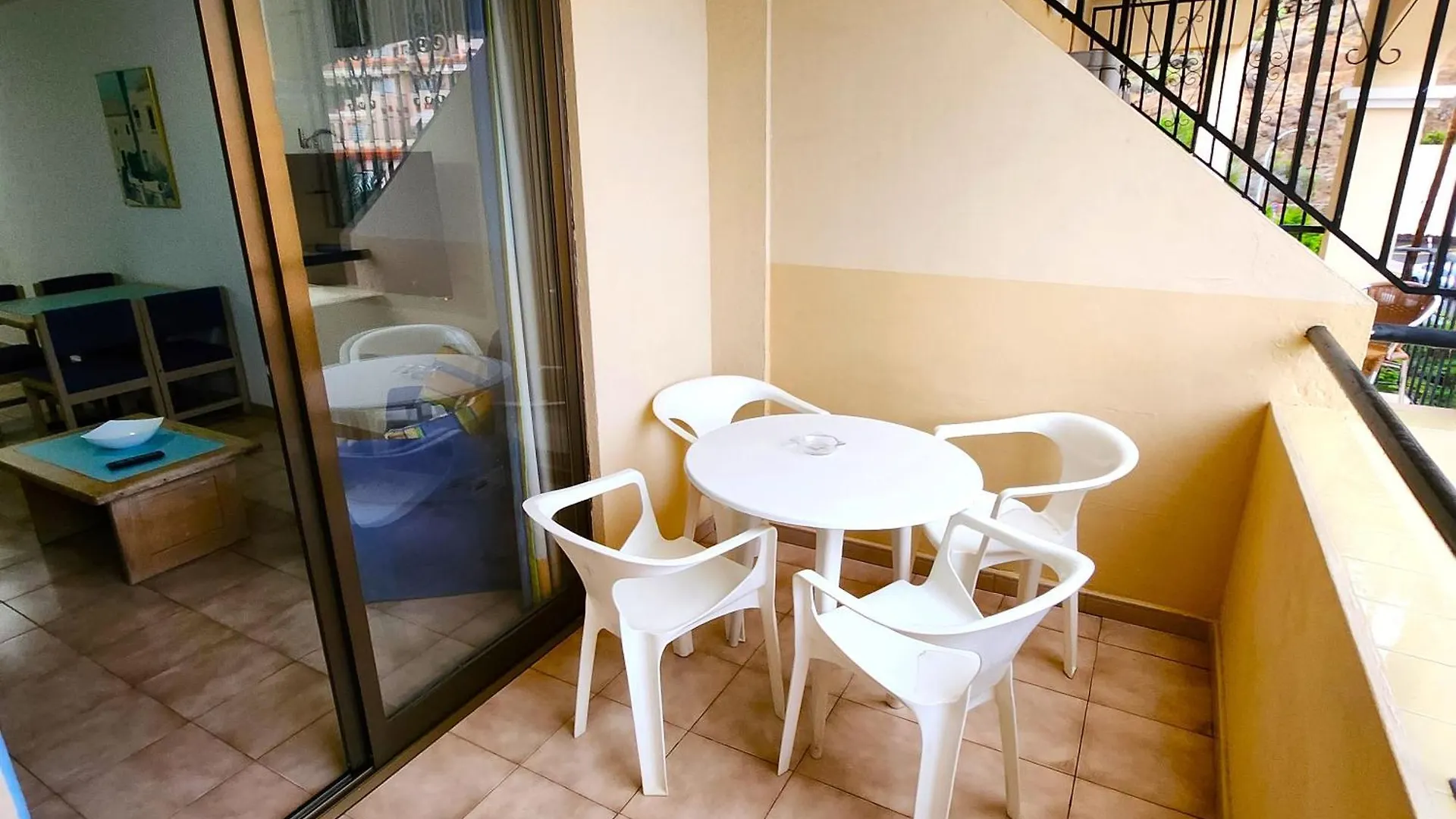 Castle Harbour 1 Bedroom Pool View C112 Los Cristianos