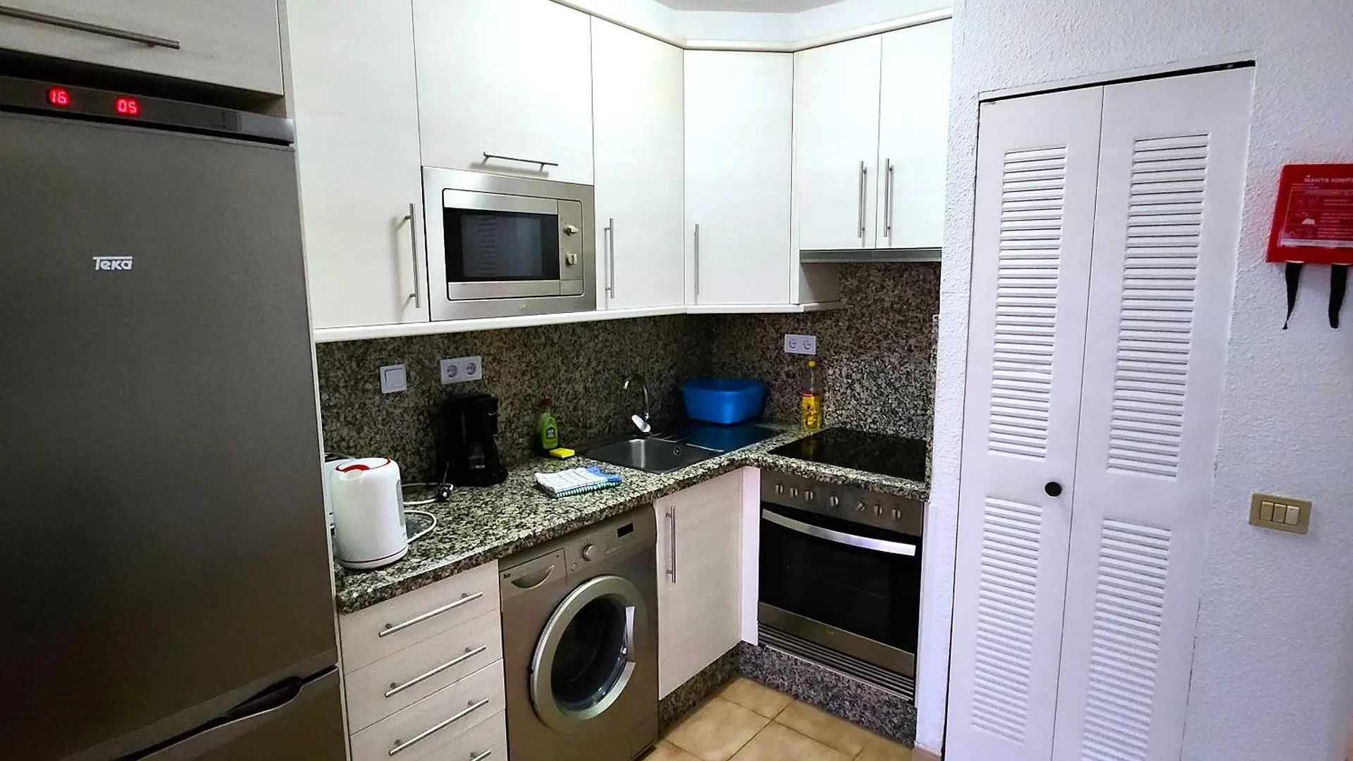 Castle Harbour 1 Bedroom Pool View C112 Los Cristianos  0*, Los Cristianos (Tenerife)